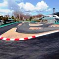 タミヤサーキットでRCカーを走らせる